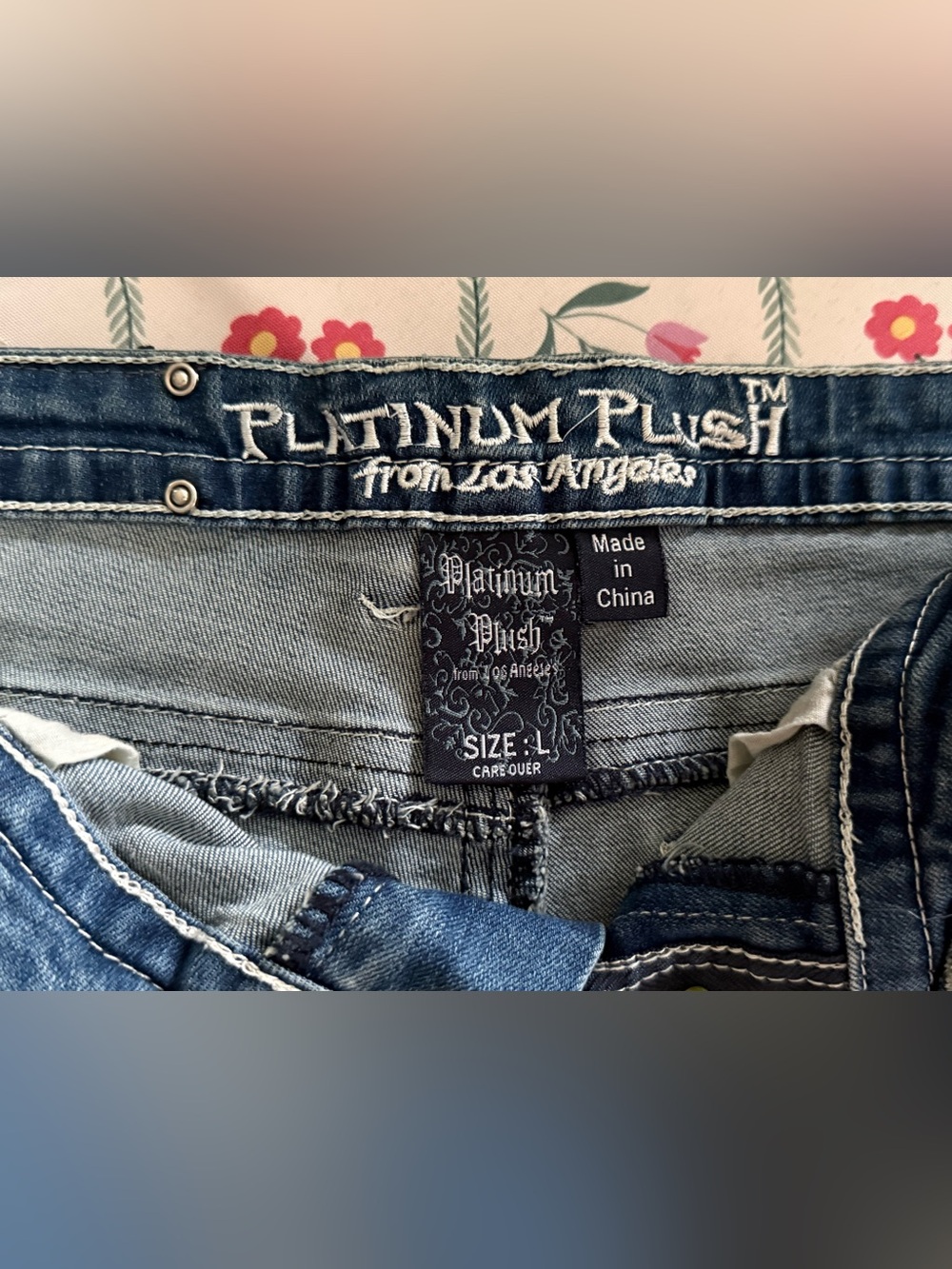 Platinum Plush Ladies Sugar Skull Denim Shorts Size Large - Picture 4 of 7